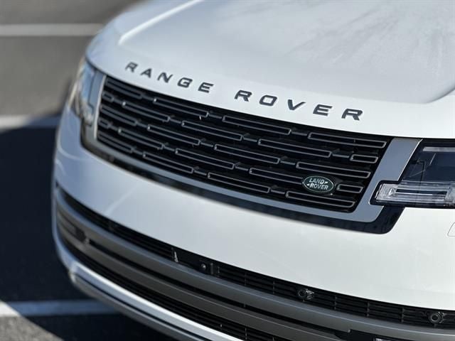 2025 Land Rover Range Rover SE LWB