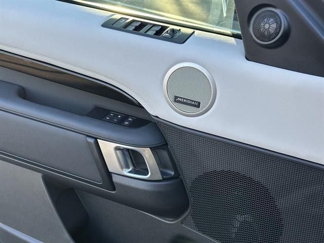 2025 Land Rover Discovery S