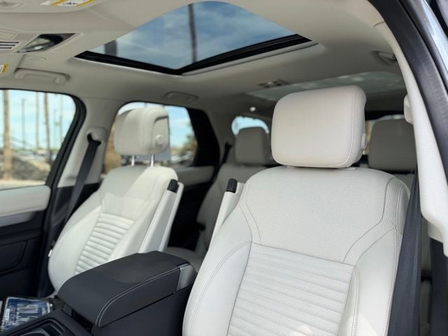 2025 Land Rover Discovery Dynamic SE