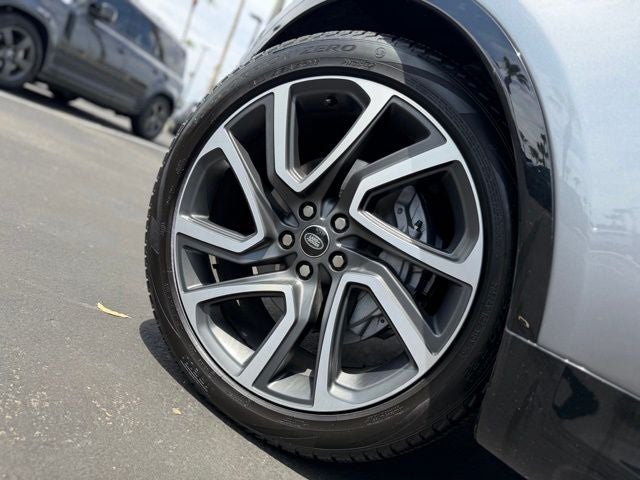 2025 Land Rover Discovery Dynamic SE