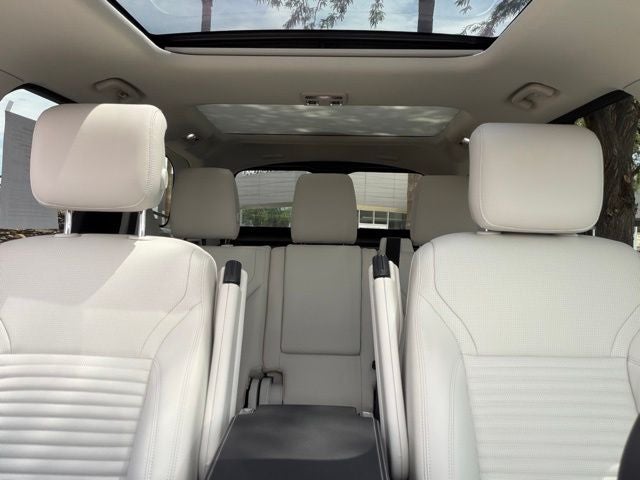 2025 Land Rover Discovery Dynamic SE