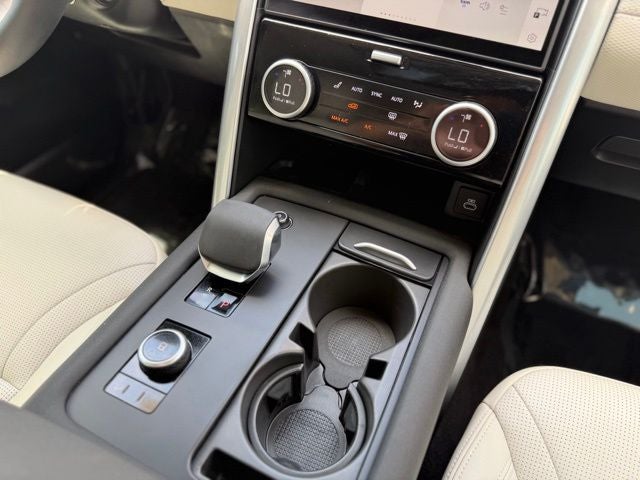 2025 Land Rover Discovery Dynamic SE