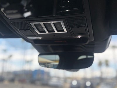 2025 Land Rover Discovery Dynamic SE