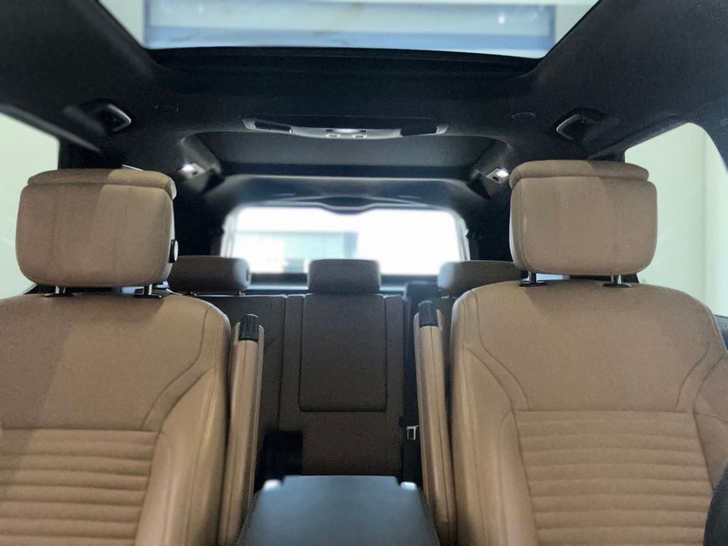 2025 Land Rover Discovery Dynamic SE
