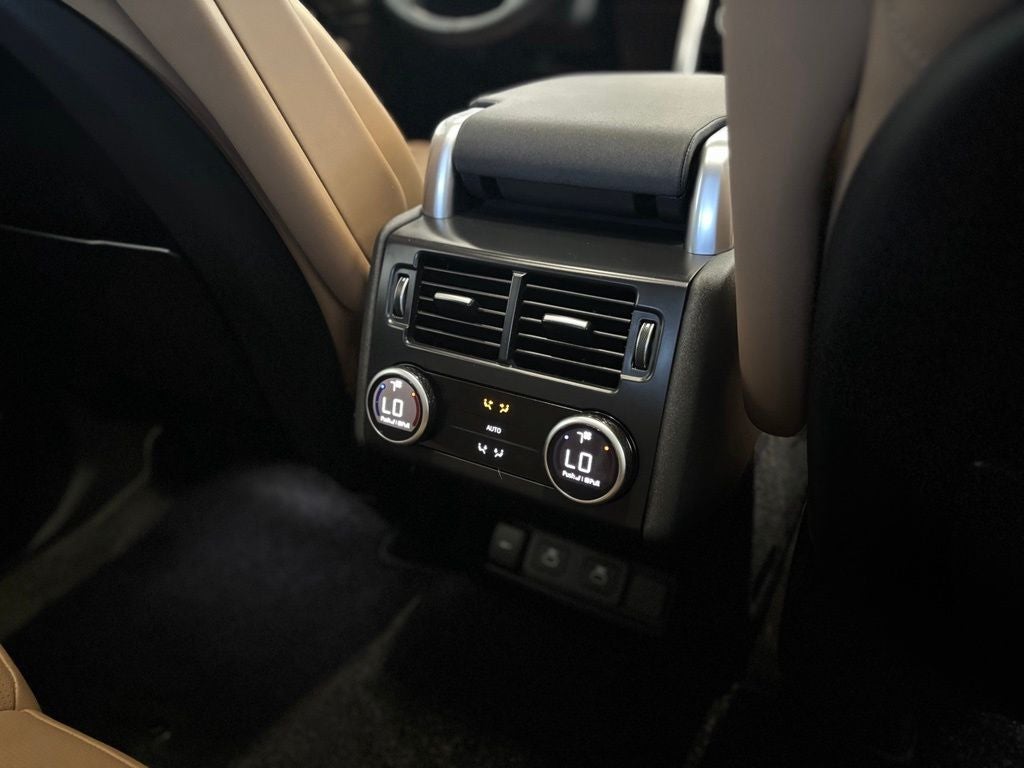 2025 Land Rover Discovery Dynamic SE