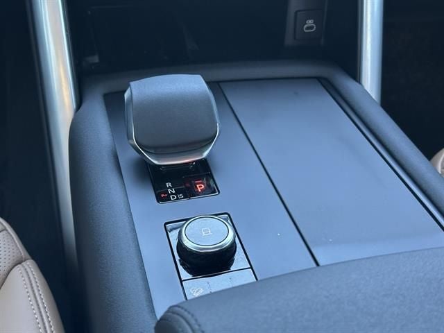 2025 Land Rover Discovery Dynamic SE