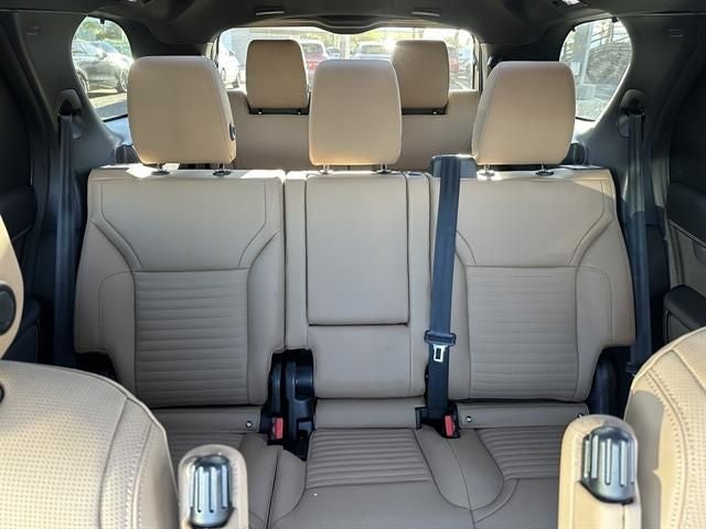 2025 Land Rover Discovery Dynamic SE