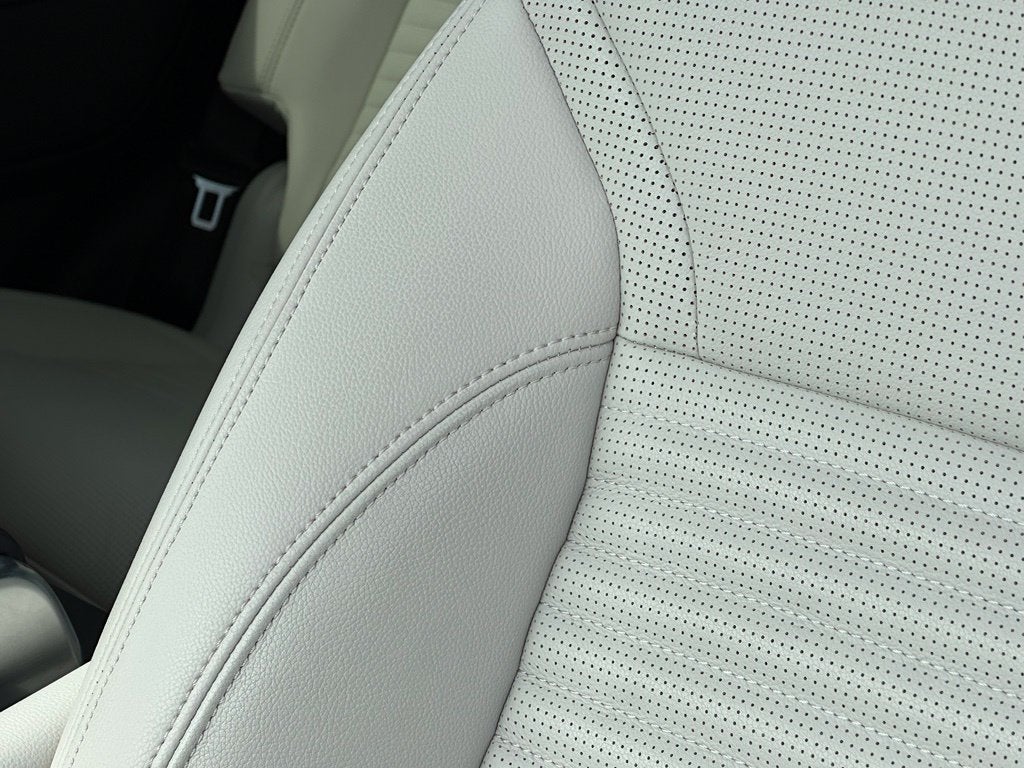 2025 Land Rover Discovery Dynamic SE