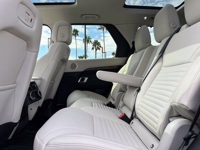 2025 Land Rover Discovery Dynamic SE