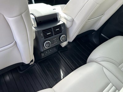 2025 Land Rover Discovery Dynamic SE