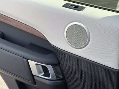 2025 Land Rover Discovery Dynamic SE
