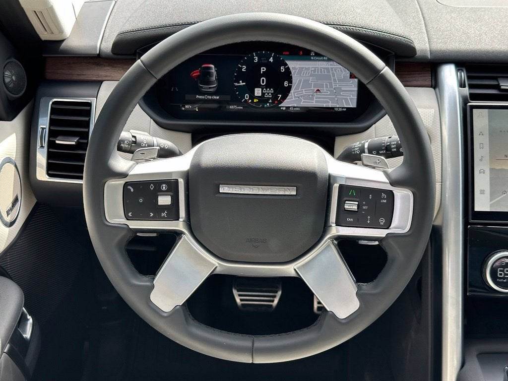2025 Land Rover Discovery Dynamic SE