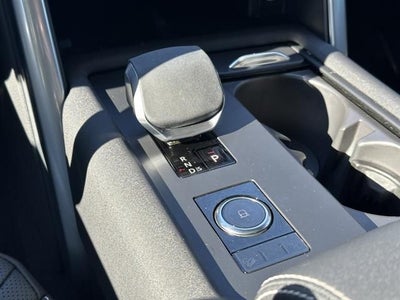 2025 Land Rover Discovery Dynamic SE