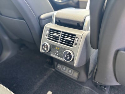2025 Land Rover Discovery Dynamic SE