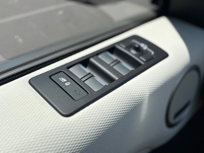 2025 Land Rover Discovery Dynamic SE