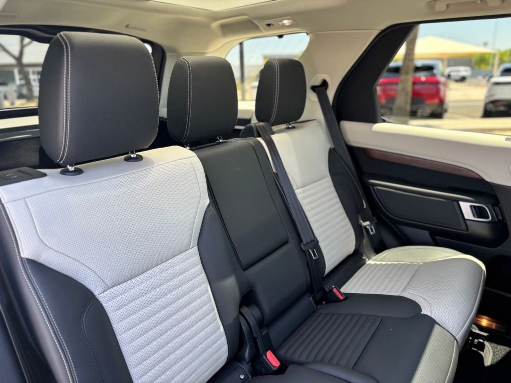 2025 Land Rover Discovery Dynamic SE