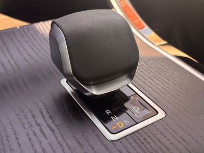 2024 Land Rover Range Rover Velar Dynamic SE