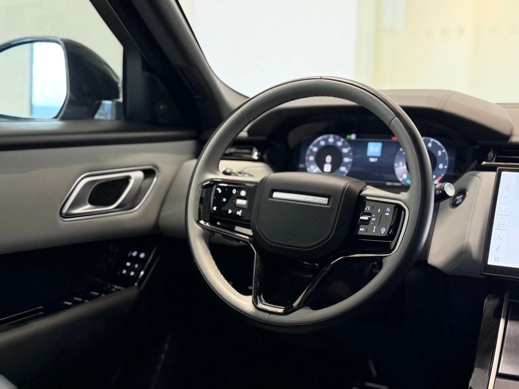 2026 Land Rover Range Rover Velar Dynamic SE