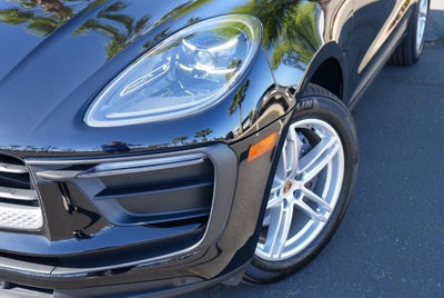 2025 Porsche Macan Base