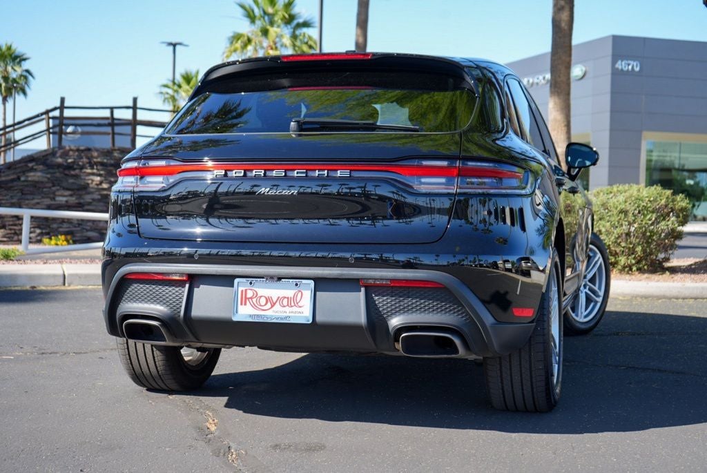 2025 Porsche Macan Base