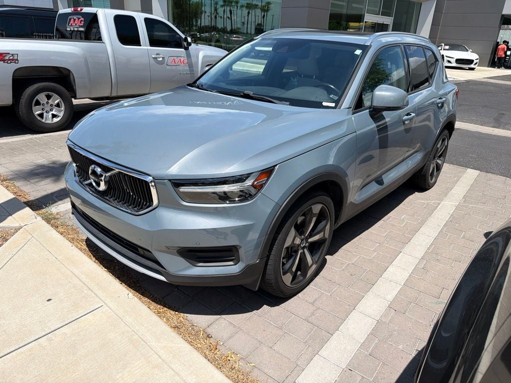2020 Volvo XC40 Momentum