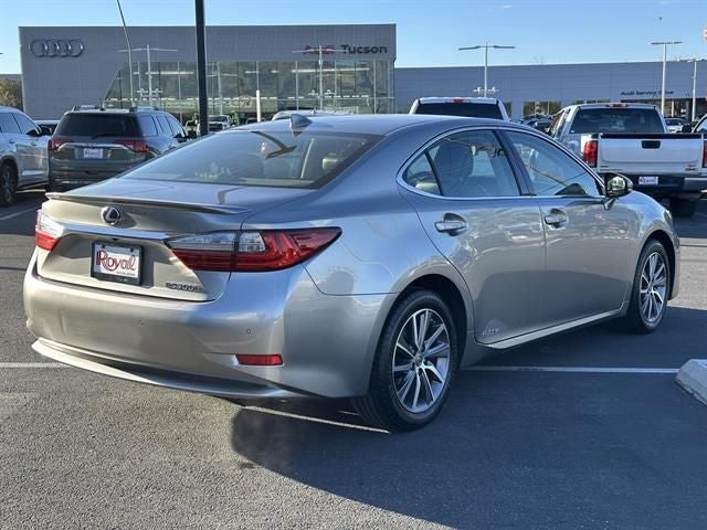 2016 Lexus ES 300h