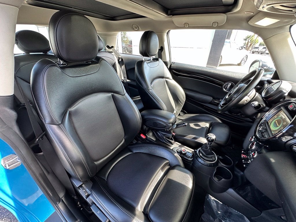 2016 MINI Cooper Base