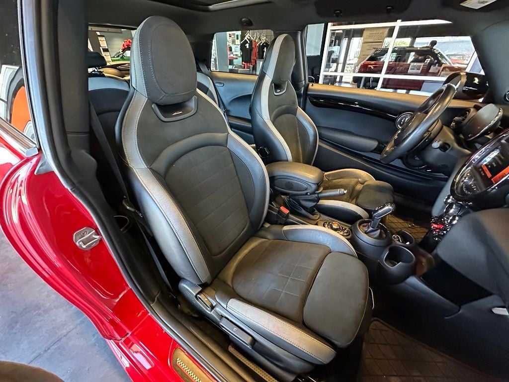 2021 MINI John Cooper Works Base